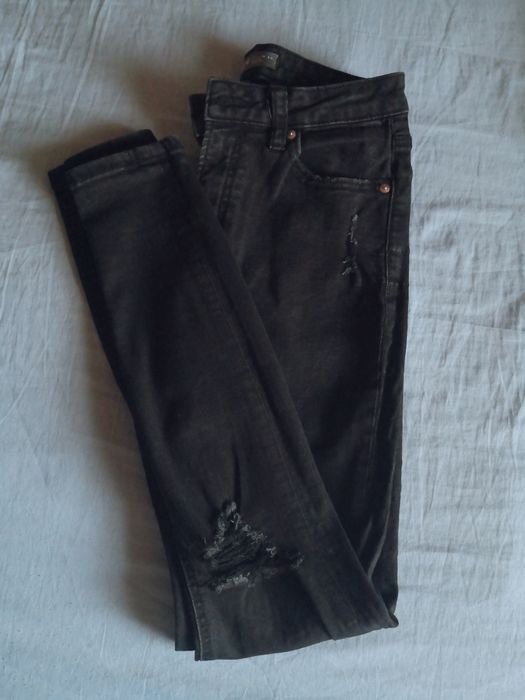 Vând urgent blugi oricare 3 pereche la 100 de lei