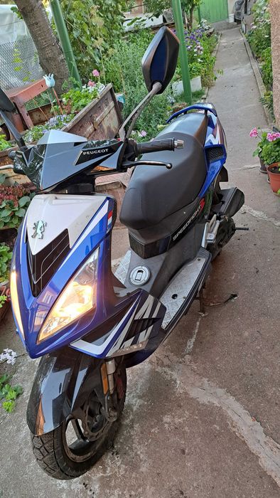 Продавам Мотопед Peugeot Speedfight 3