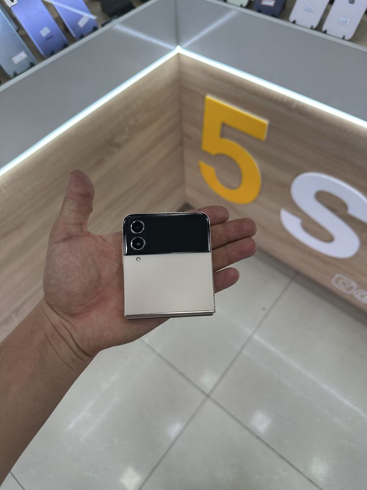 Samsung Z Flip 4