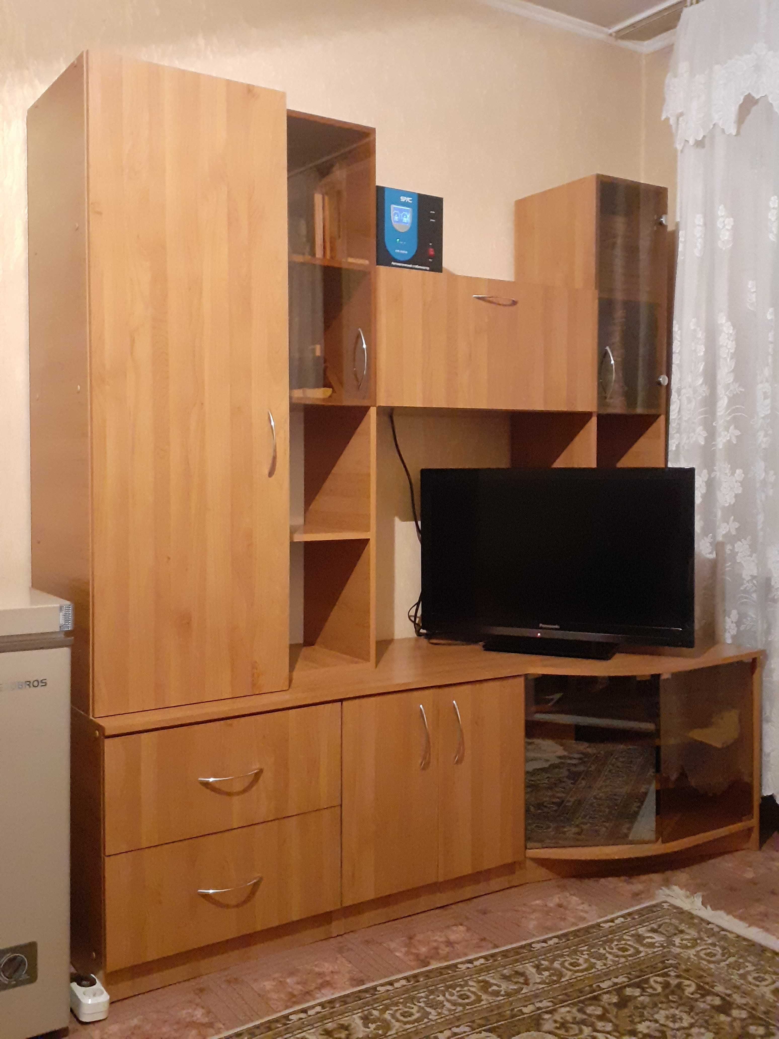Горку в гостиную продам.