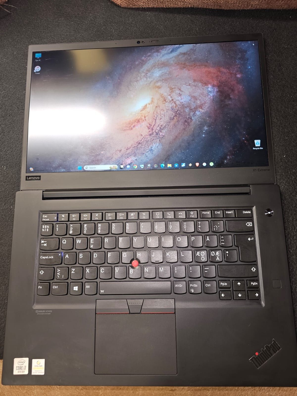 Laptop Lenovo i7  gen 10 . 32 GB rami  2×SSD  1tb + 512gb 2 placi vide