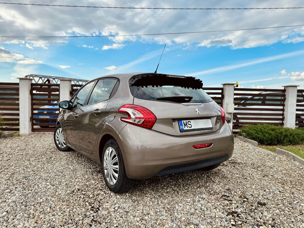 Peugeot 208 1.4 eHDI *2013* *Automat* *Euro 5*