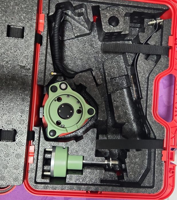 Echipament Gnss Leica Gs08 și controler Cs10