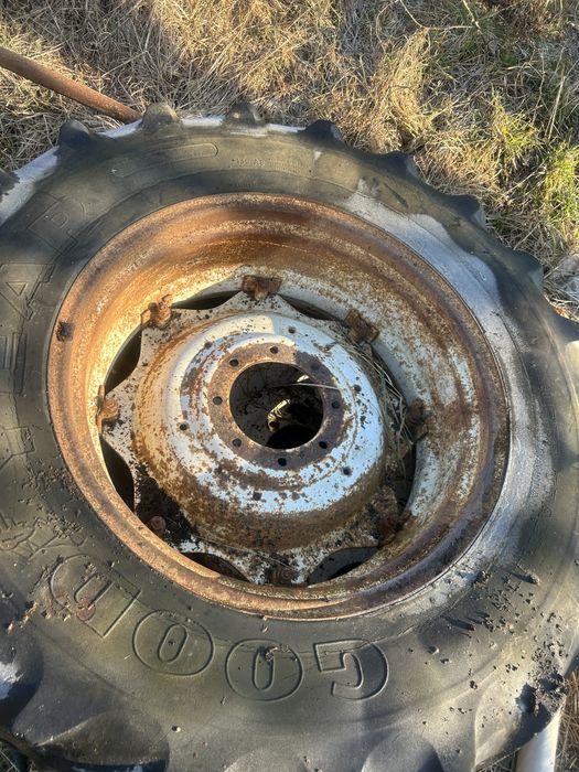 Roti 16,9 r 34 tractor renault international u650 fendt