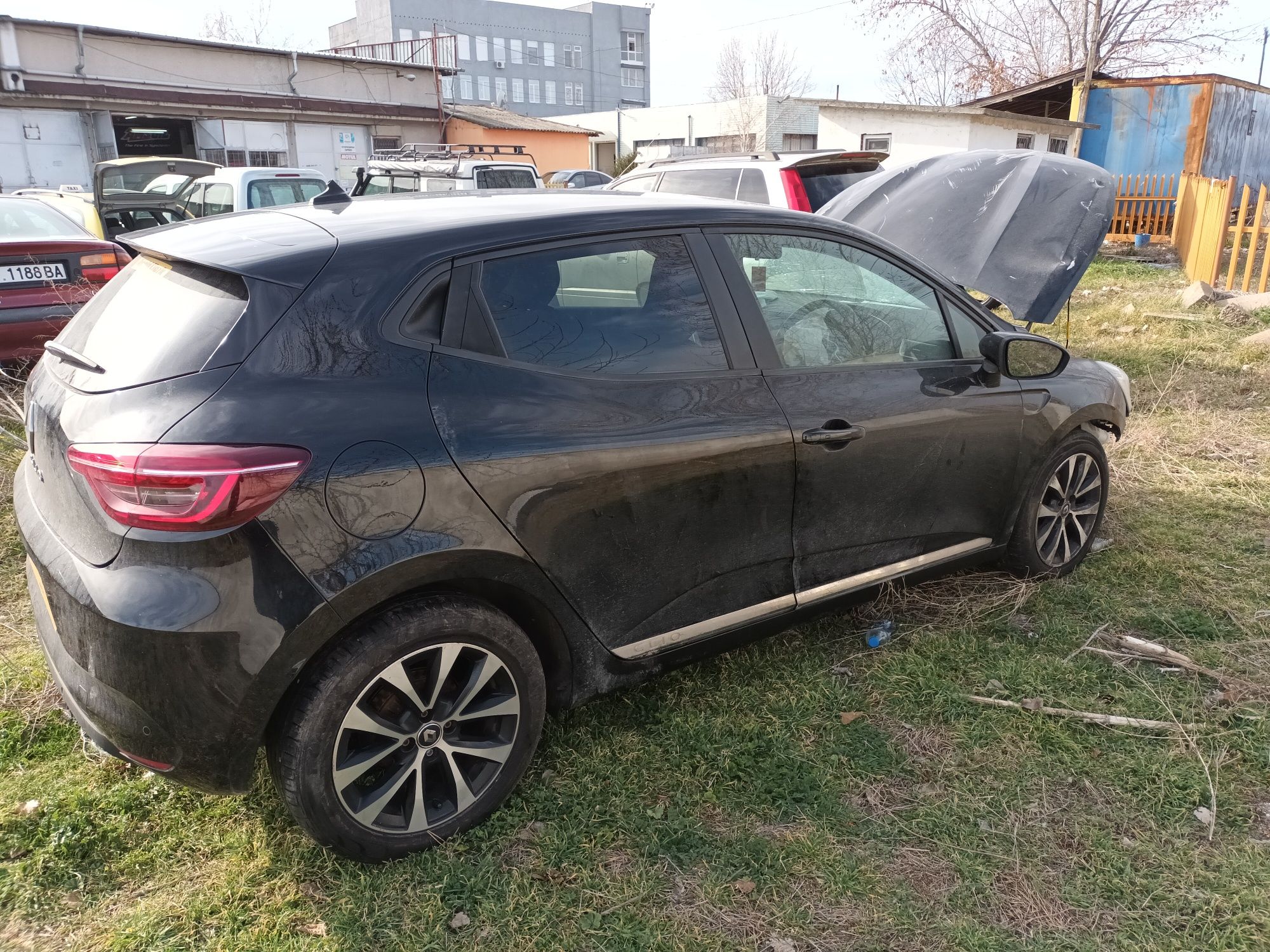 Рено клио 5 1.0 tce 100кс