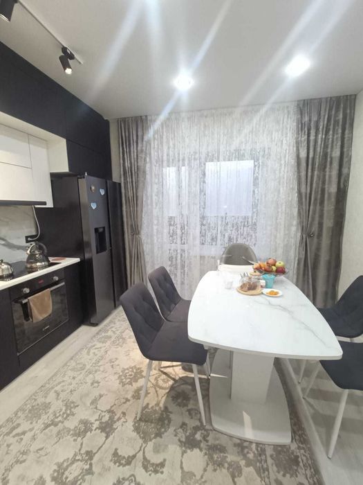 БОЛЬШАЯ 2 к новостройка с ЕВРО ремонтом 2 этаж микро- район САМАЛ!!!