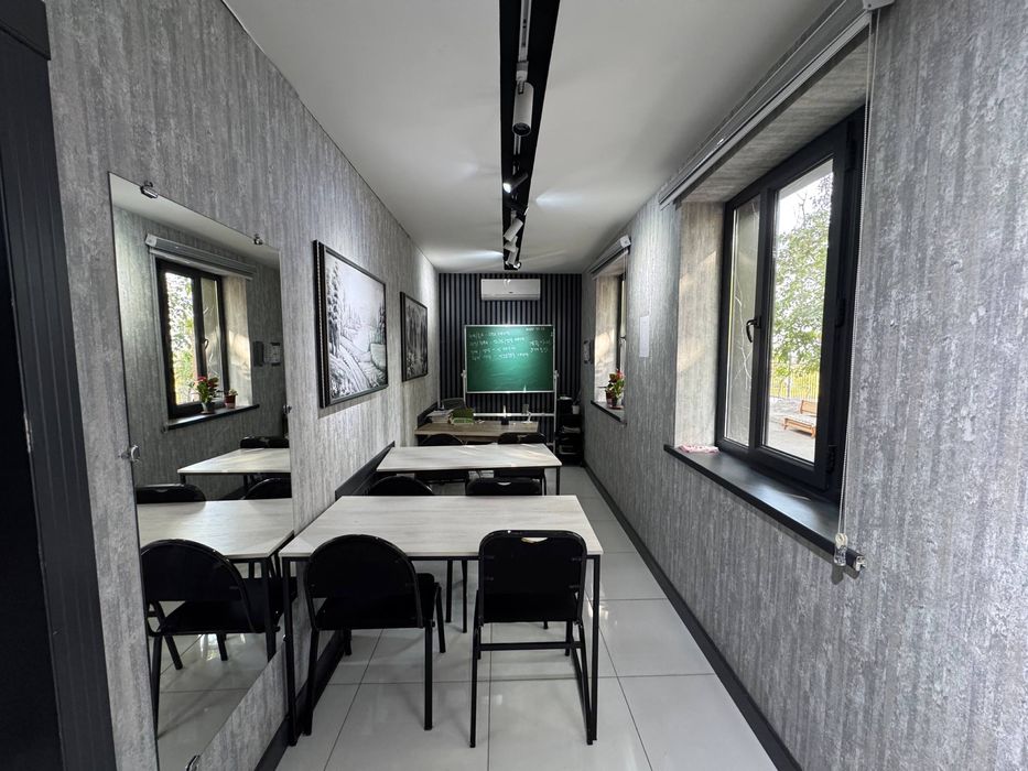 СДАЕТСЯ В АРЕНДУ Помещение под офис Первая линия