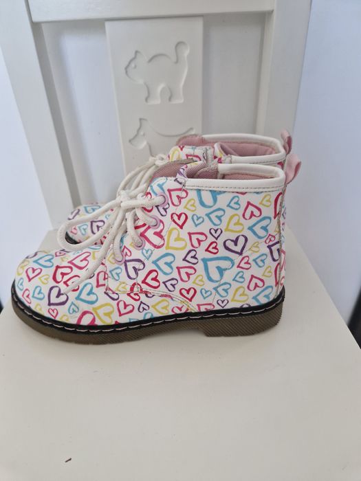 Детски боти с цип и връзки