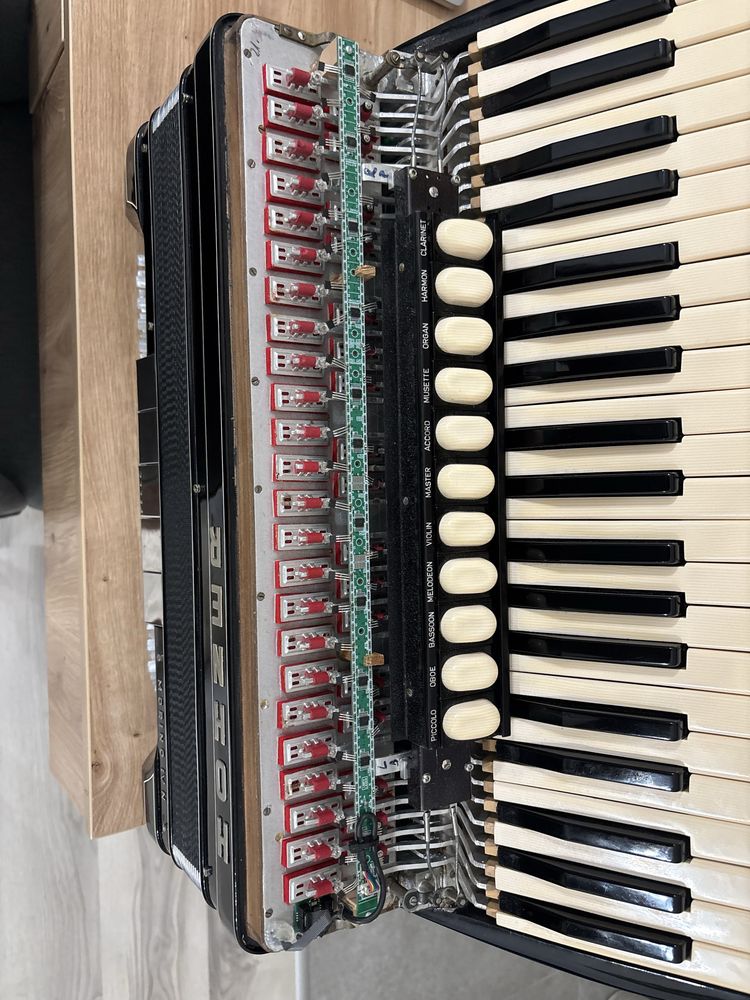Acordeon Hohner Morino camera IV N cassotto 2+2 muzica Bugari
