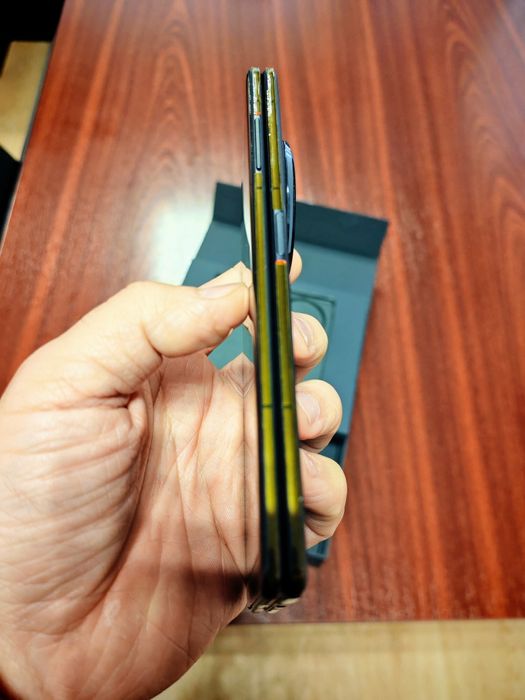 Honor Magic V3 512 GB NOU cu garantie 12 luni la Altex