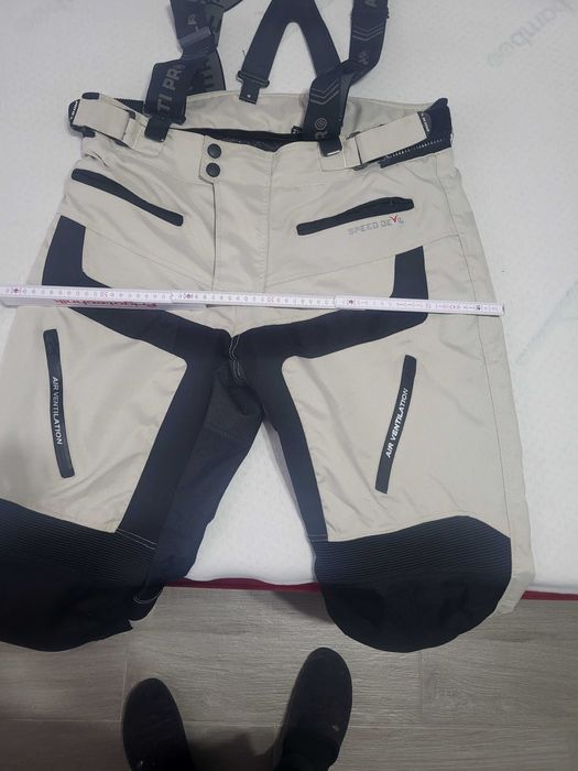 Costum moto aproape nou