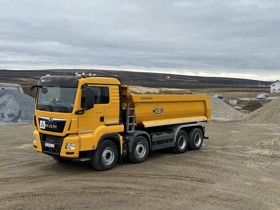 Inchiriez Autobasculante 8x4 si Autobasculante Articulate