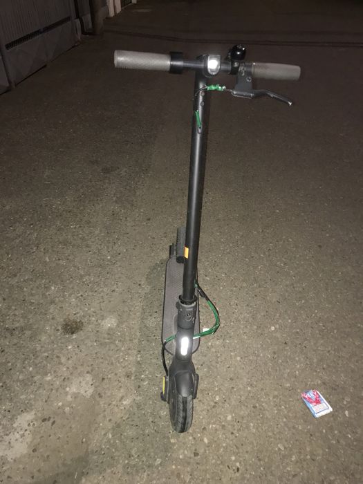 Vand trotineta urgent