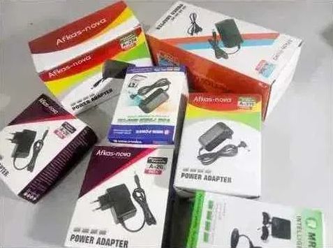 Блок питания, адаптер, зарядка -- разные.