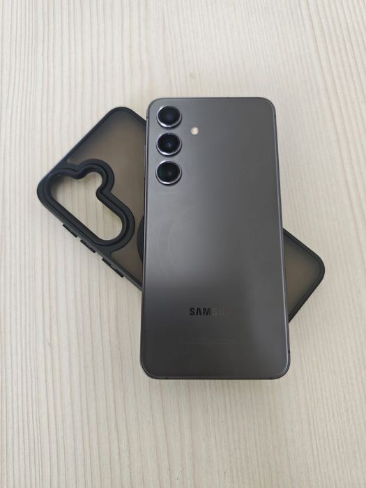 Samsnug S24 (новый даже мец нету)