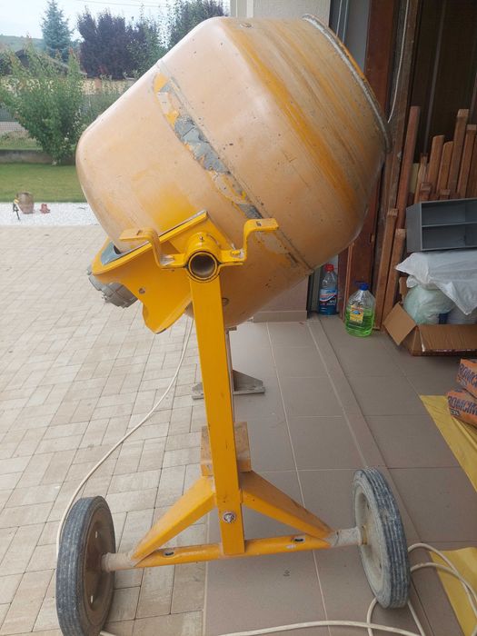 Betoniera 250l italia