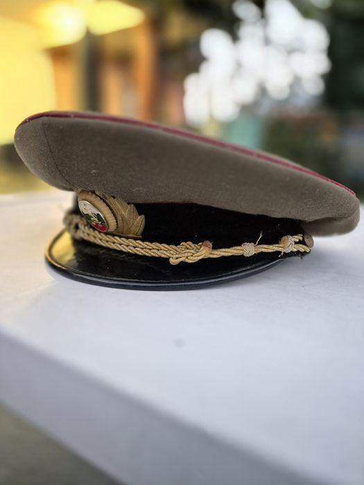 Милиционерска фуражка + соц колани за кобур + шуба