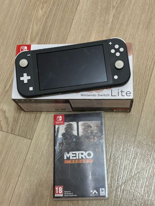 Продам nintendo switch lite