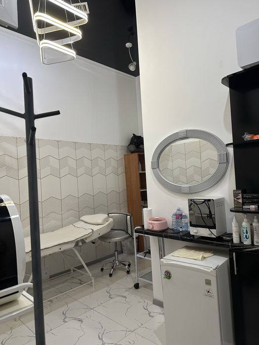 Сдам Кабинет Массаж-Косметология-Наращ ресниц 100тыс