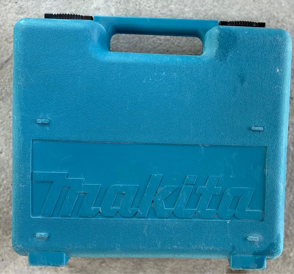 Продам лобзик Makita