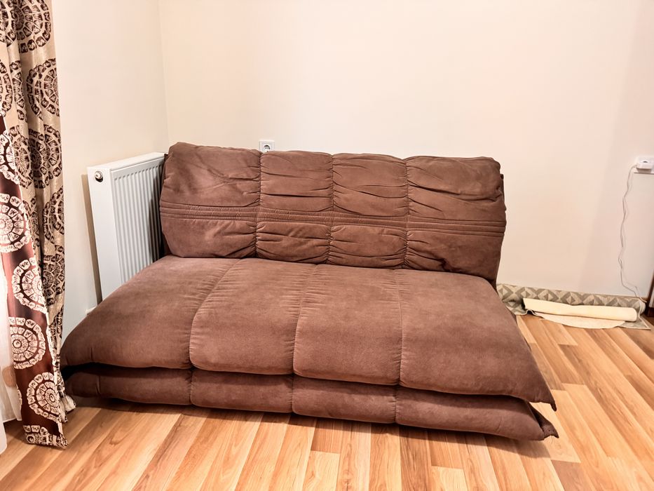 Canapea extensibila ca si noua