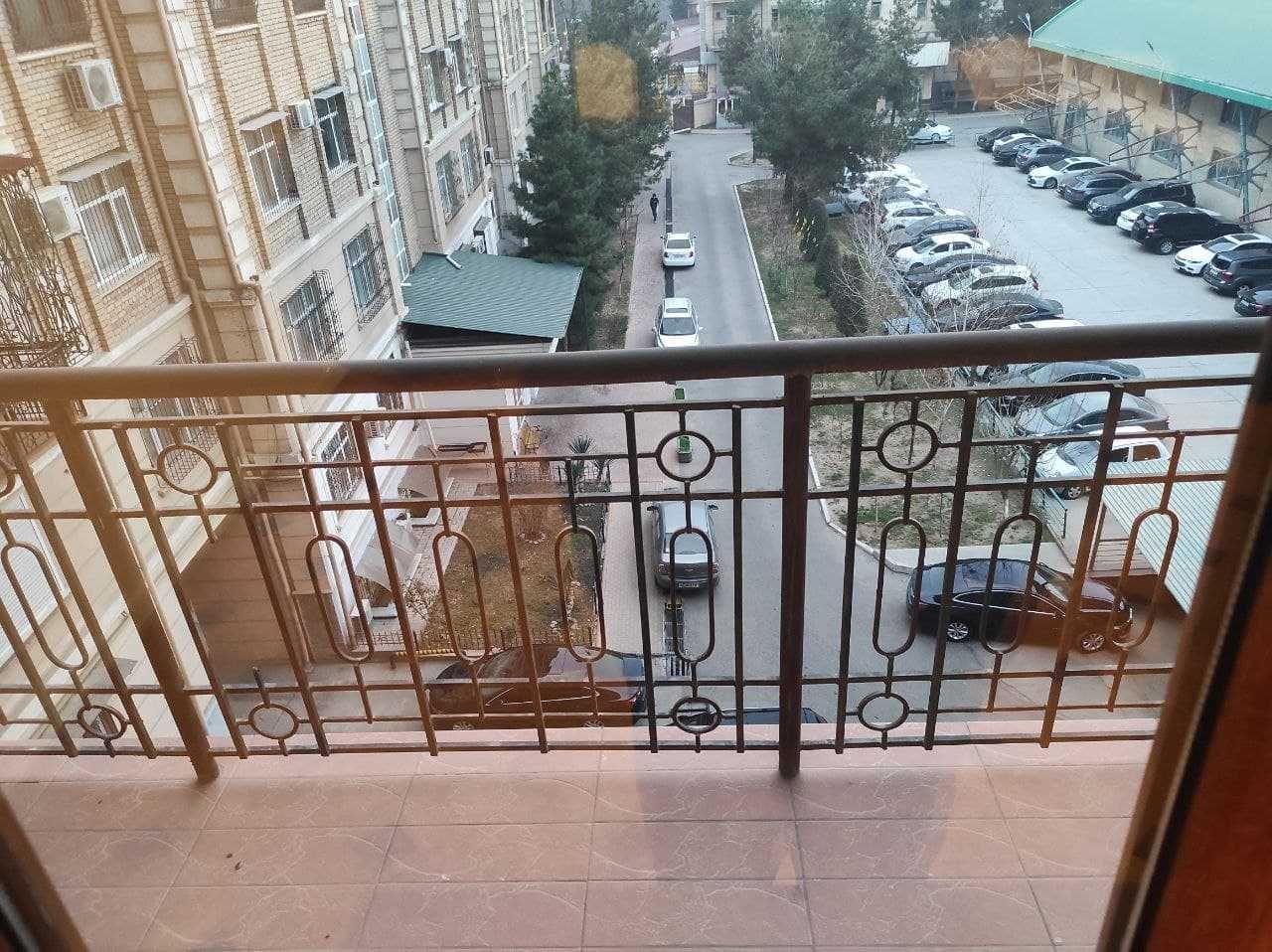 New building 5 room 4 bedroom  Taras Shevchenko street metro Oybek