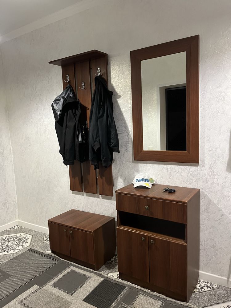 продам шкаф в прихожую