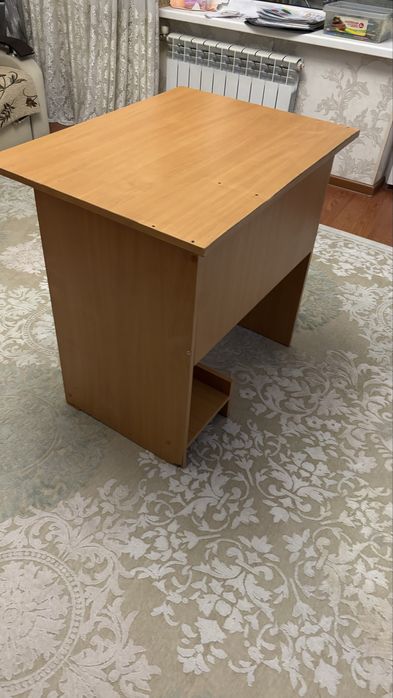 Стол компьютерный