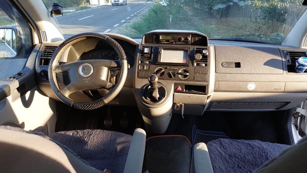 Vând vw t5 caravelle 8 locuri
