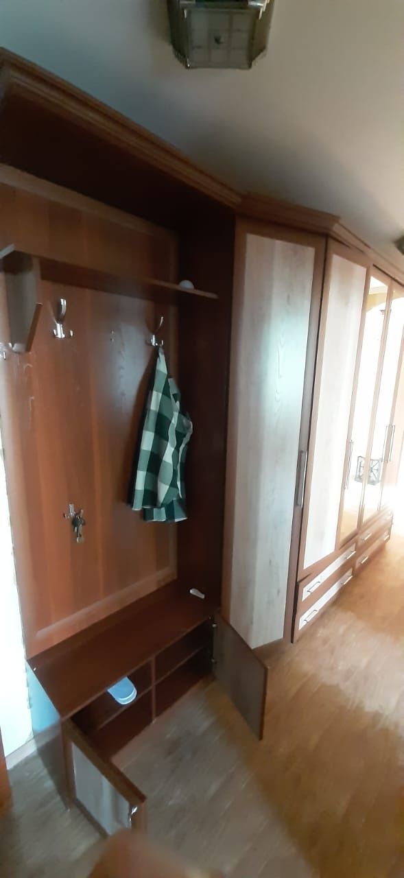 Продам шкаф в прихожую