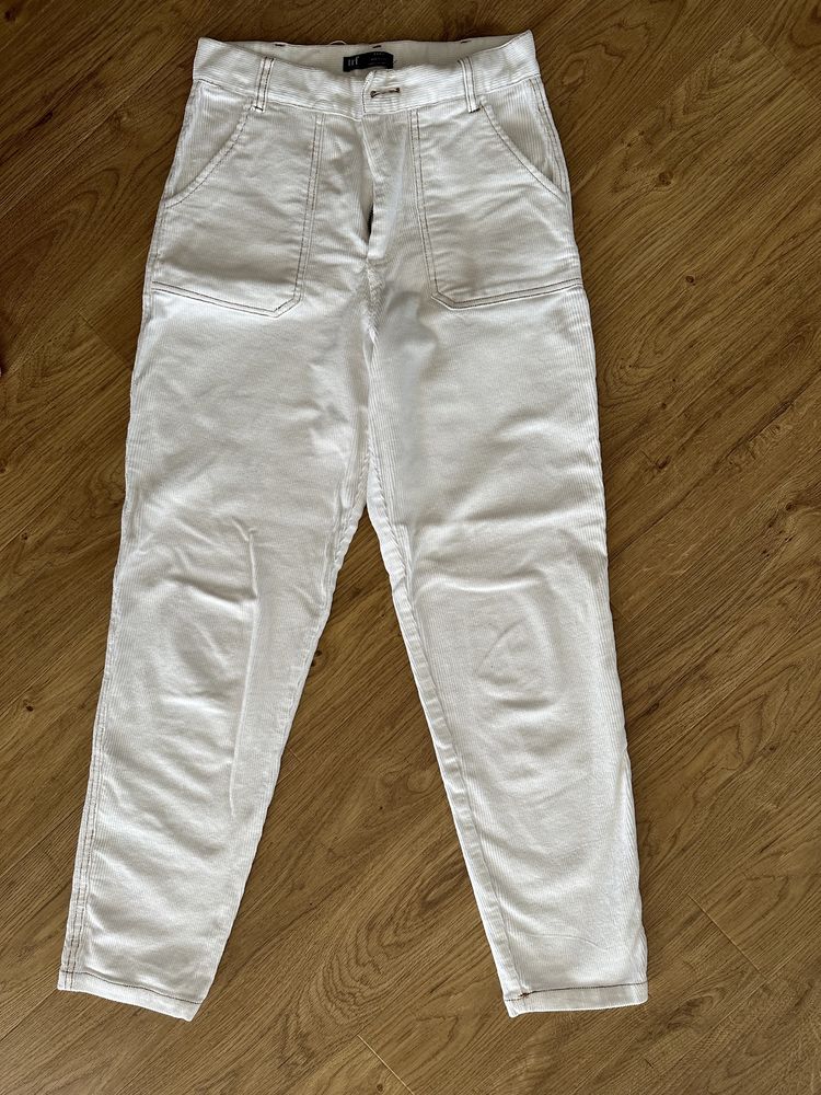 Pantaloni albi Zara Trafaluc marimea S