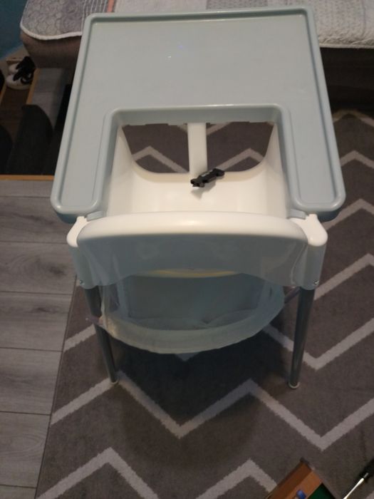 Детско столче за хранене.