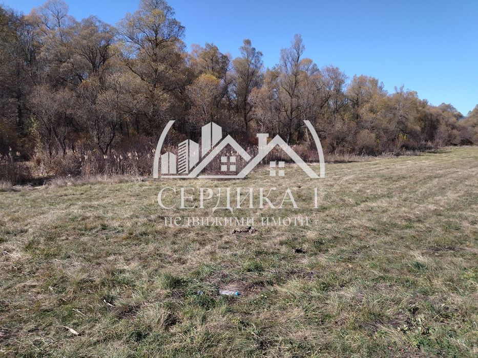 Продава се Парцел в с. Лобош, Област Перник - 3872 кв.м за 15 €/кв.м - Снимка #1