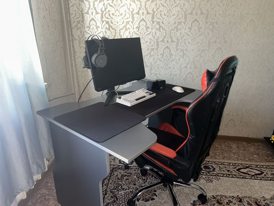 Готовое рабочее/игровое место - стол, кресло, монитор и периферия