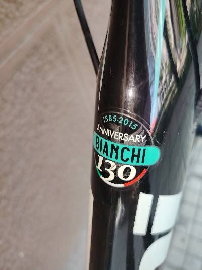 Шосеен карбонов велосипед Bianchi intenso