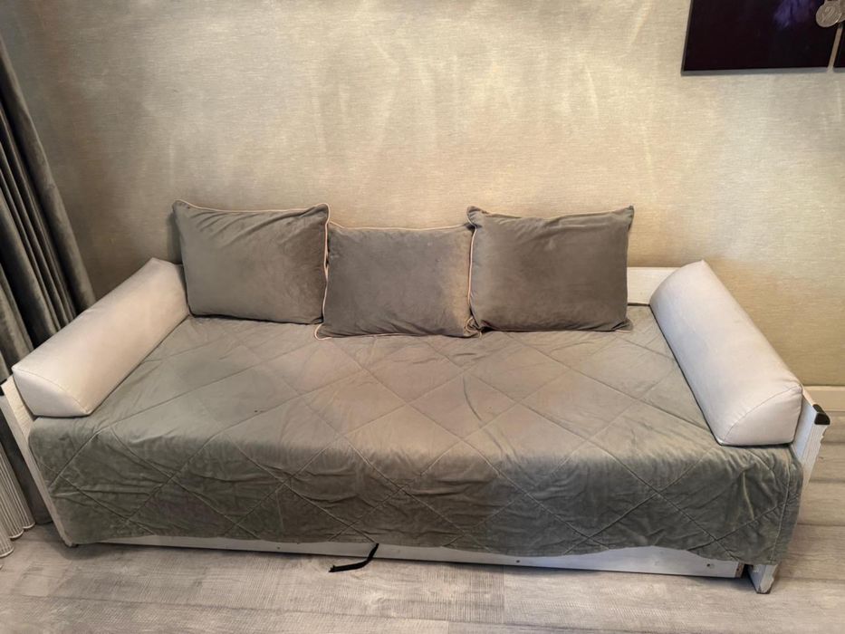 Продам диван/кровать полку, рабочий стол, игровое кресло