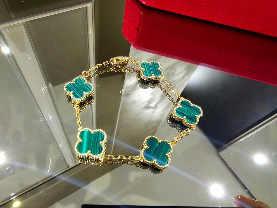Van Cleef & Arpels VCA Gold Green 5 Vintage Alhambra Дамска Гривна