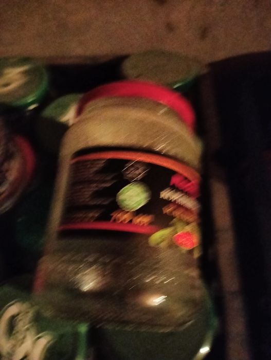 Банки от огурцов с крышкой