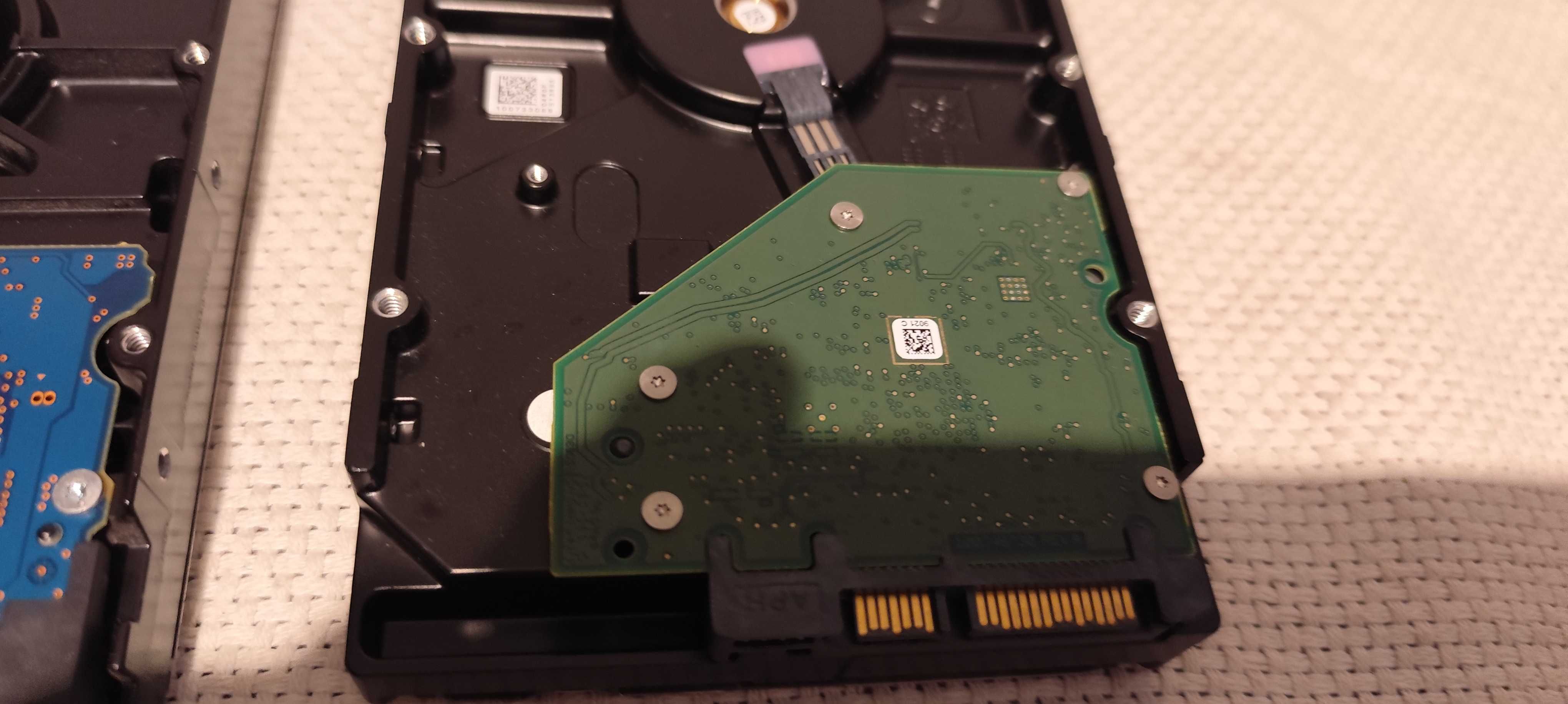 set 2 HDD sata DEFECTE 500gb si 2000gb pret pe ambele