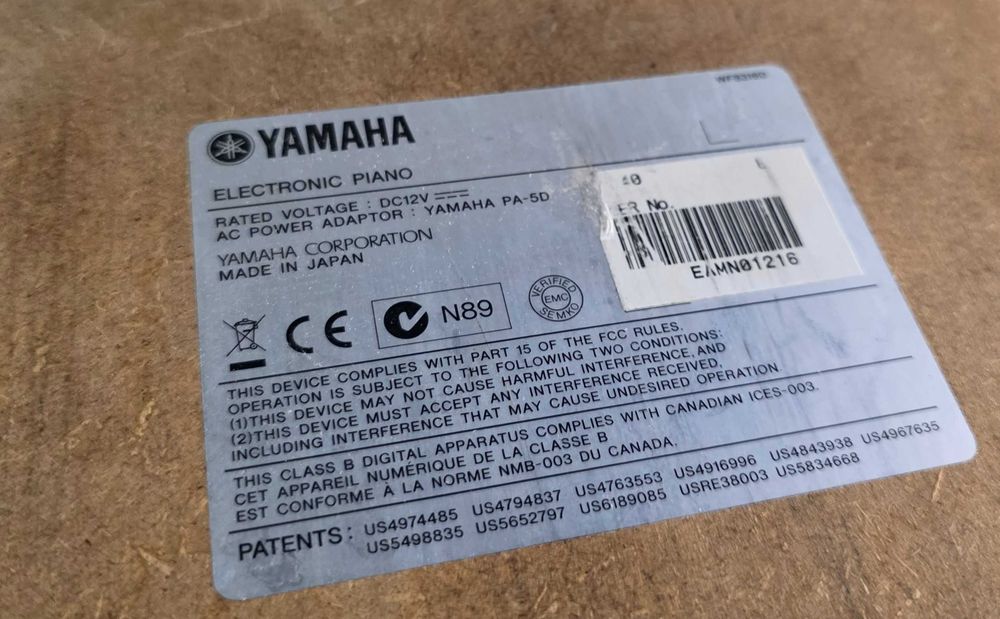 Pian digital portabil Yamaha P-155 B