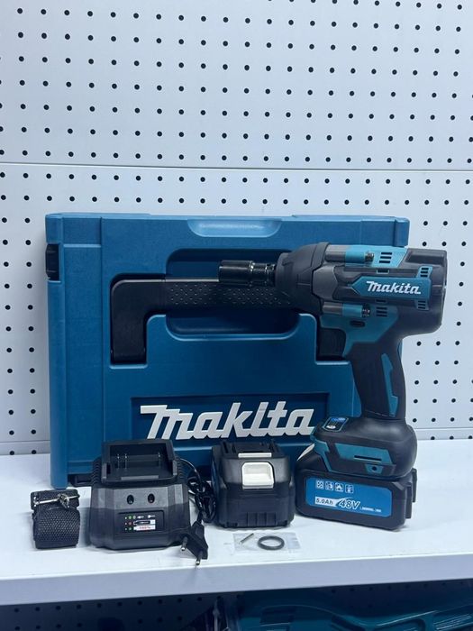 Гайкаверт аккумуляторный  makita