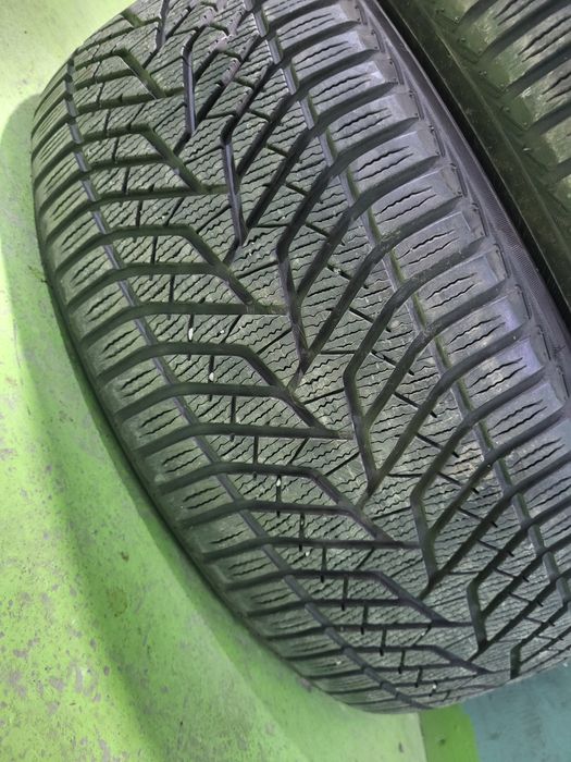 2 бр зимни 245/50/18 Yokohama