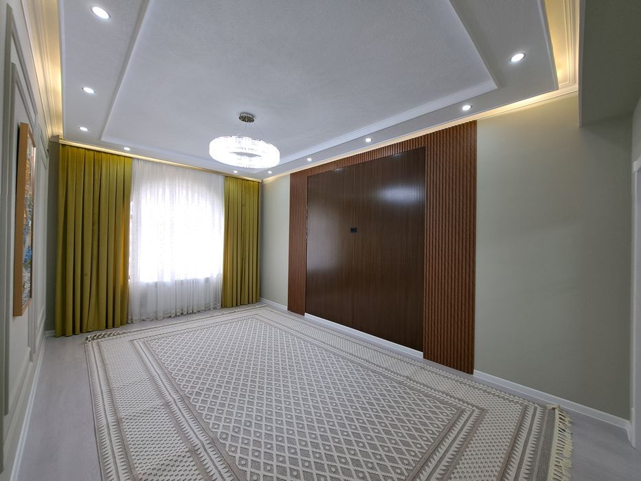 3 xonali katta kvartira sotiladi 4 xona qilingan