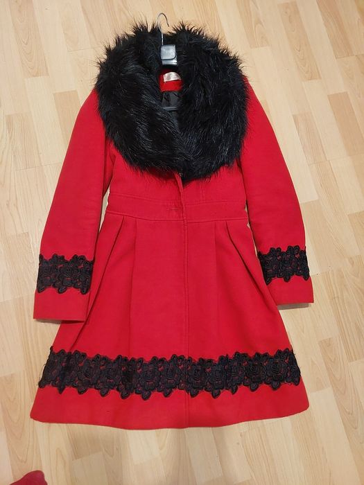 Vand palton in stare buna!