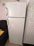 Продавам хладилник с фризер Gorenje