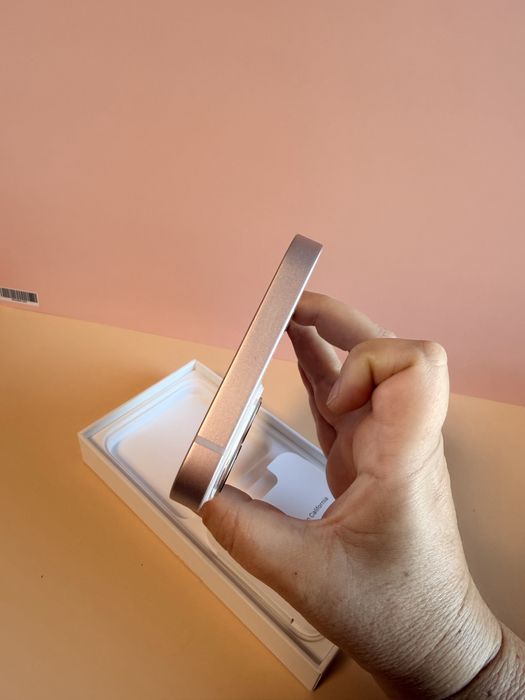 iPhone 13 128GB отлично състояние батерия 87 процента