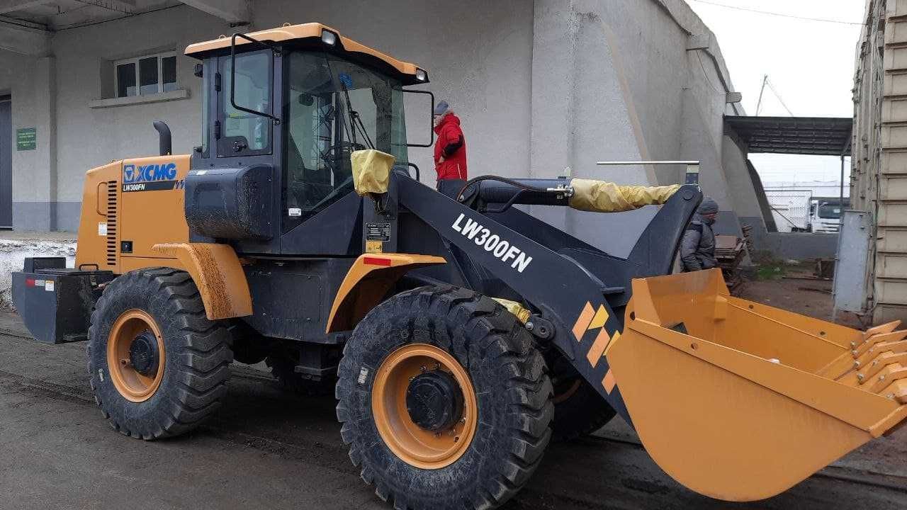 Фронтал погрузчик XCMG LW300FN (1.8 м/куб, 3 тн)