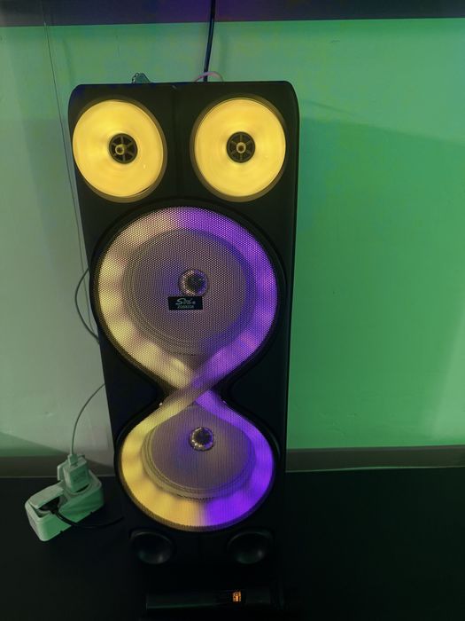 Колонка с микрофоном