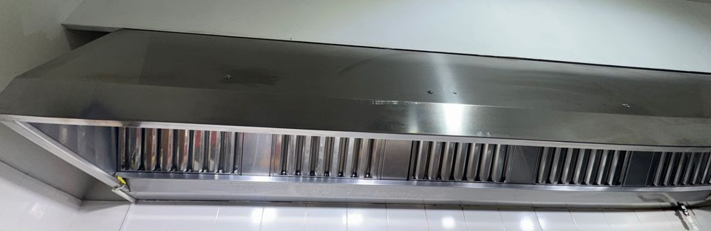 Hotă profesională din inox – 3 metri, cu filtre incluse (fără motor)