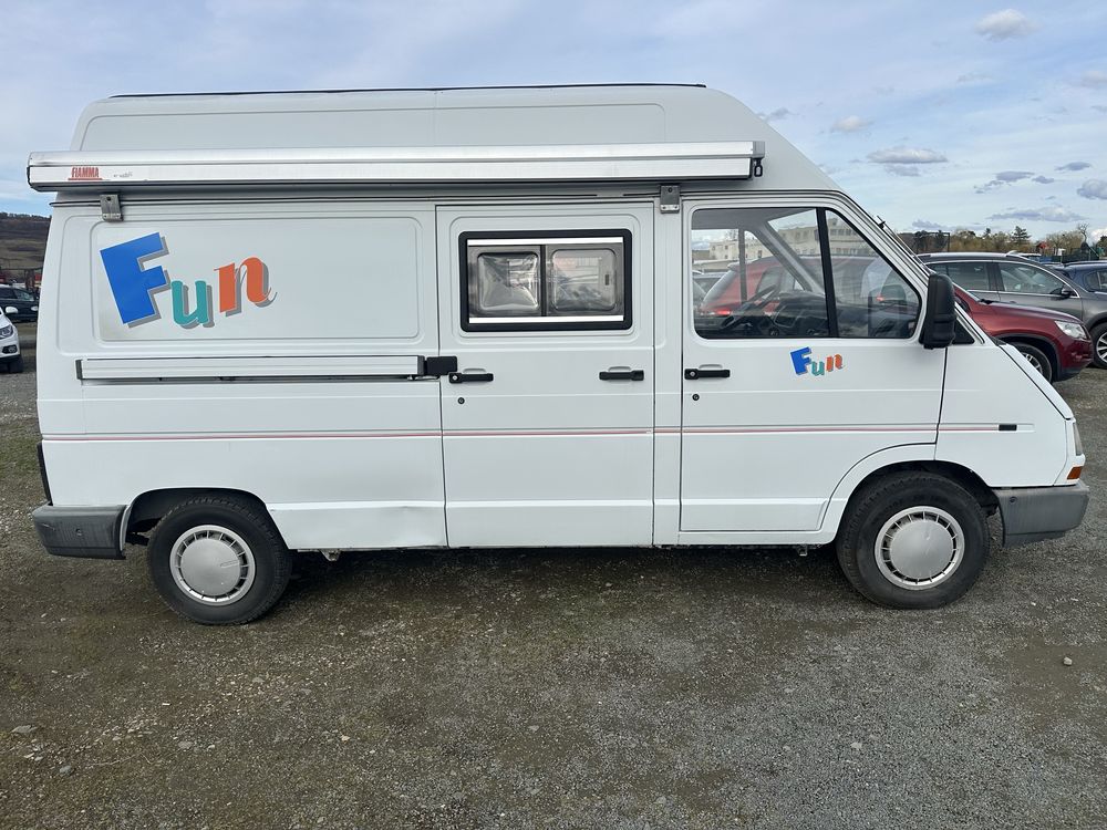 Autorulota Renault Trafic